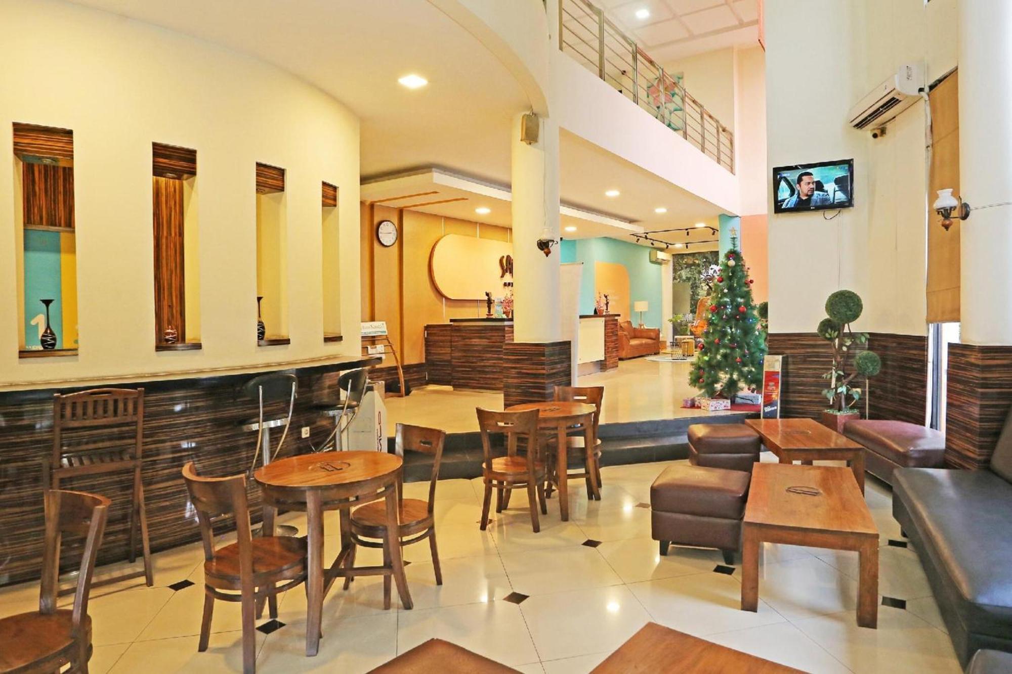 Super Oyo Townhouse Oak Hotel Fiducia Serpong Zewnętrze zdjęcie