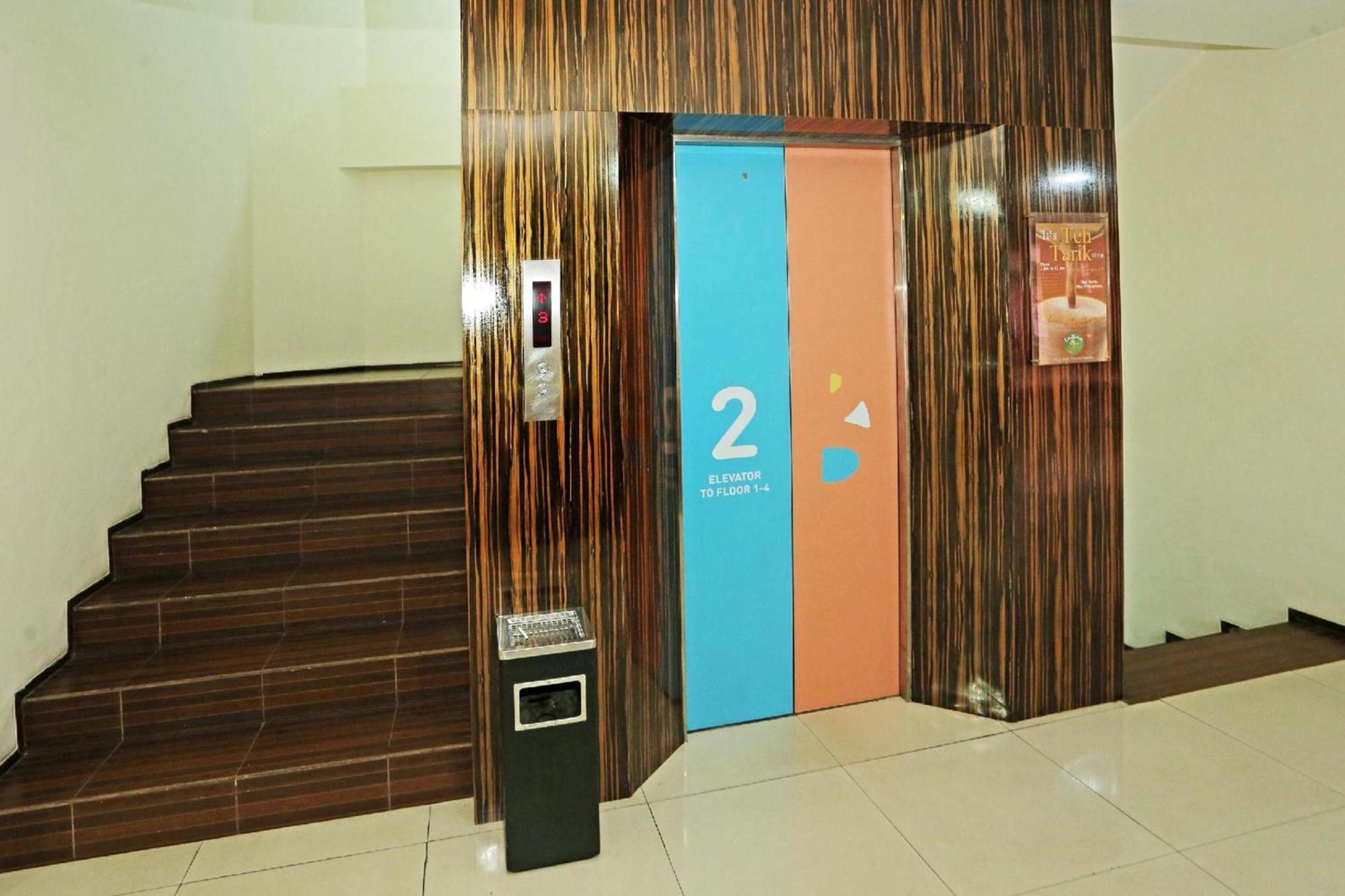 Super Oyo Townhouse Oak Hotel Fiducia Serpong Zewnętrze zdjęcie