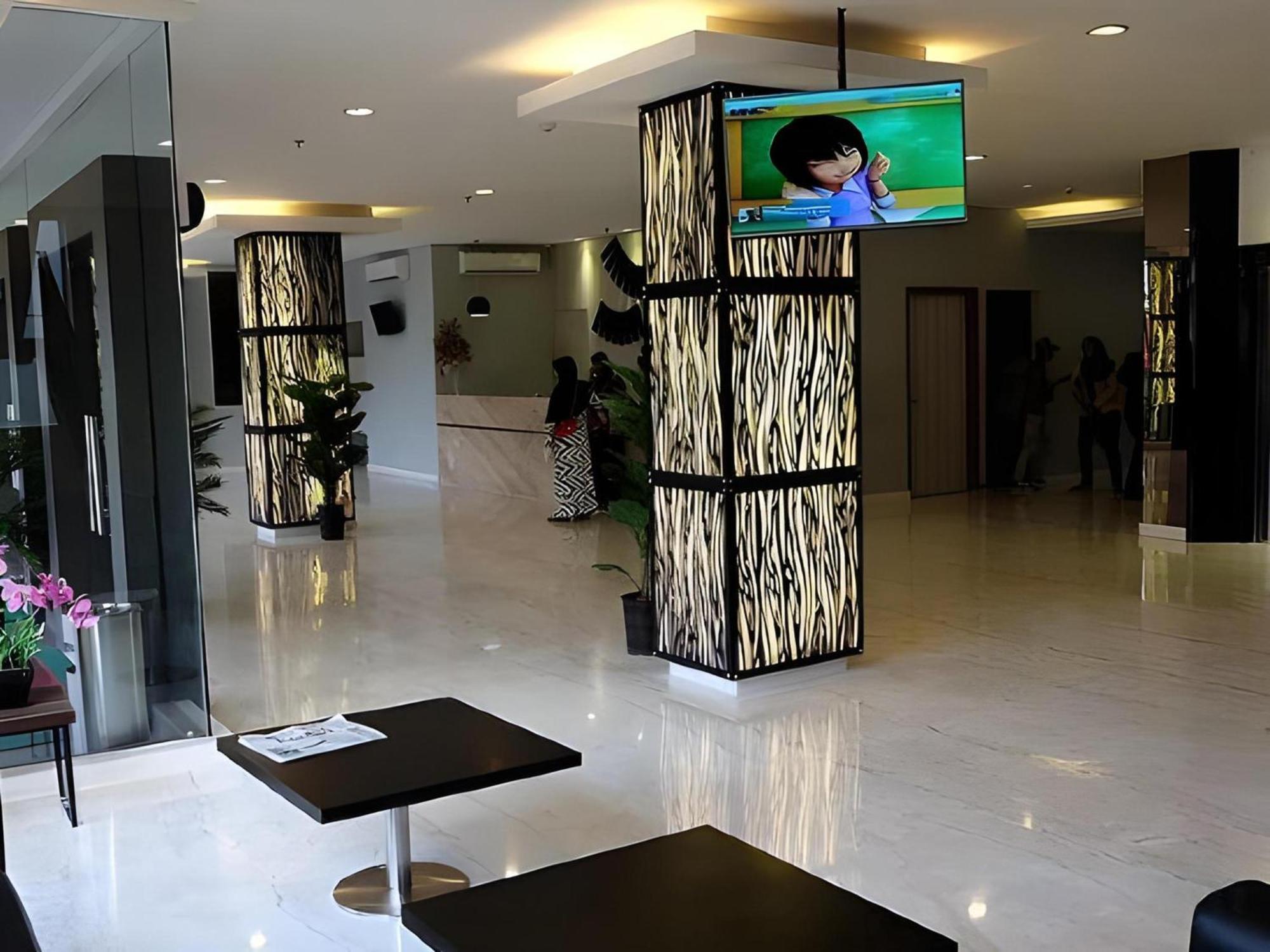 Super Oyo Townhouse Oak Hotel Fiducia Serpong Zewnętrze zdjęcie