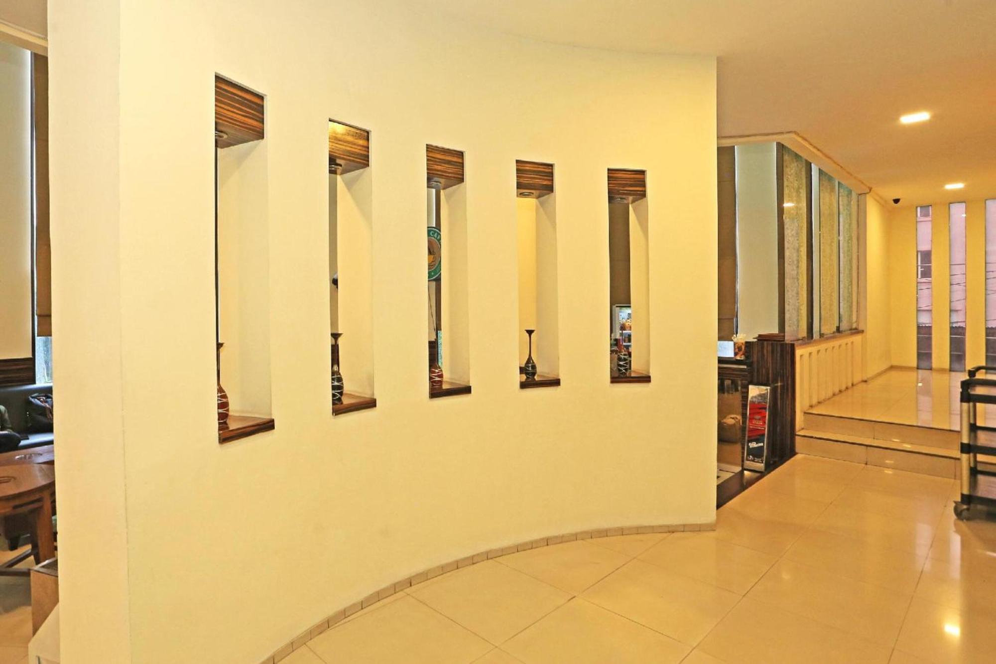 Super Oyo Townhouse Oak Hotel Fiducia Serpong Zewnętrze zdjęcie