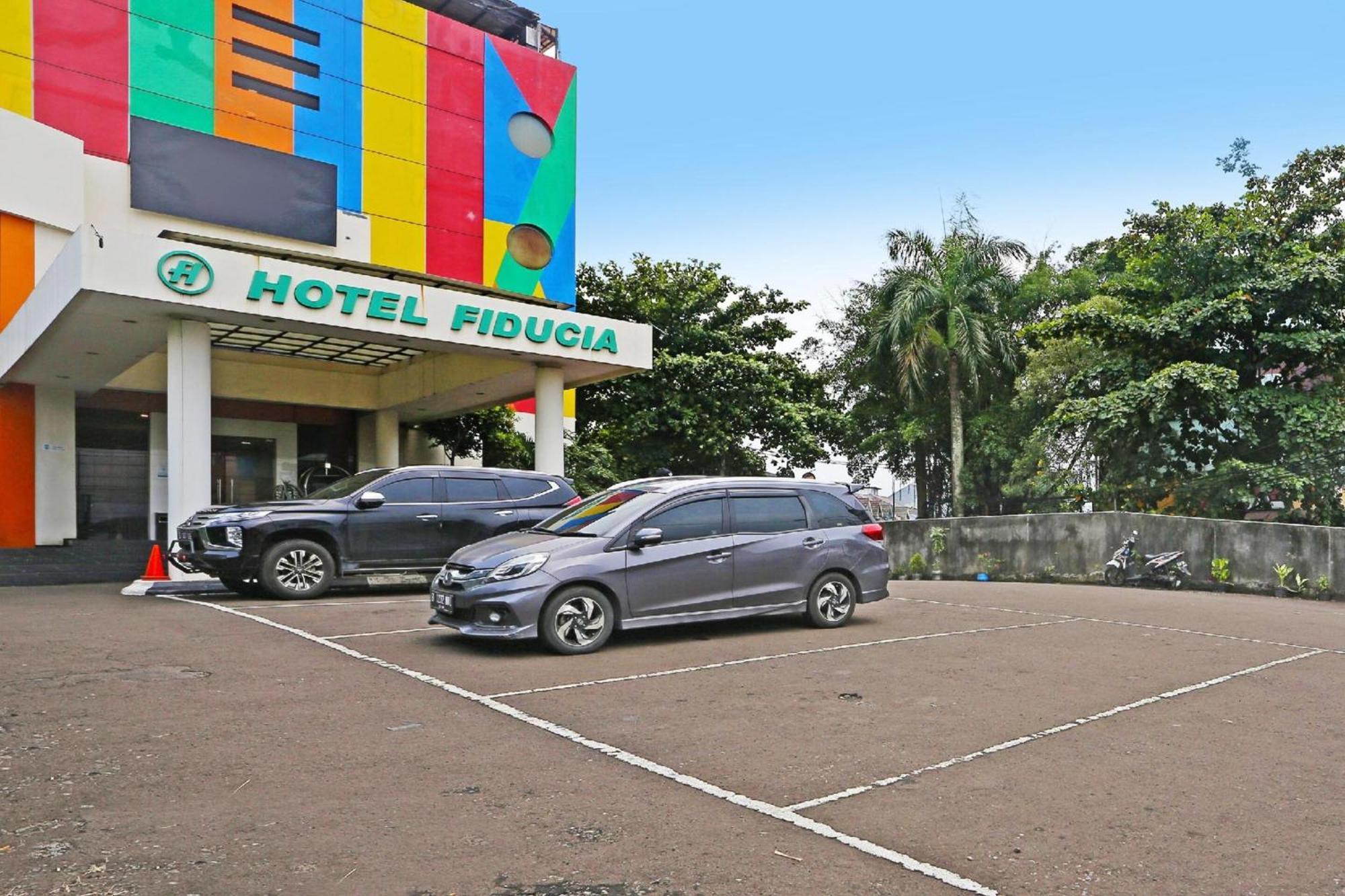 Super Oyo Townhouse Oak Hotel Fiducia Serpong Zewnętrze zdjęcie