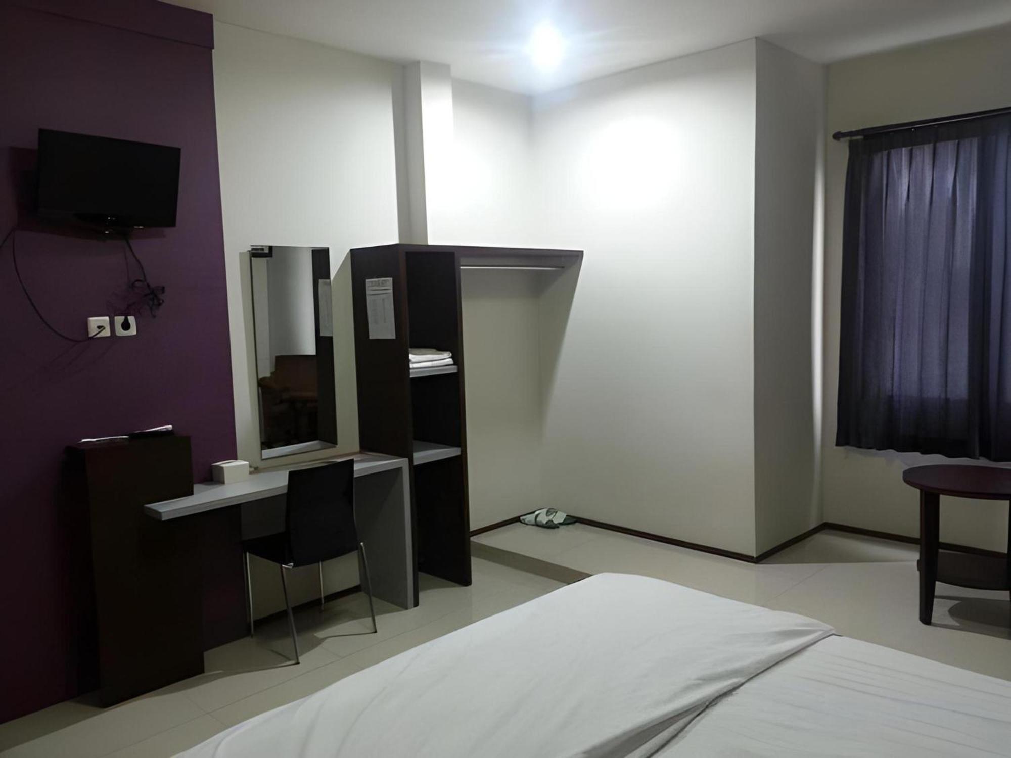 Super Oyo Townhouse Oak Hotel Fiducia Serpong Zewnętrze zdjęcie