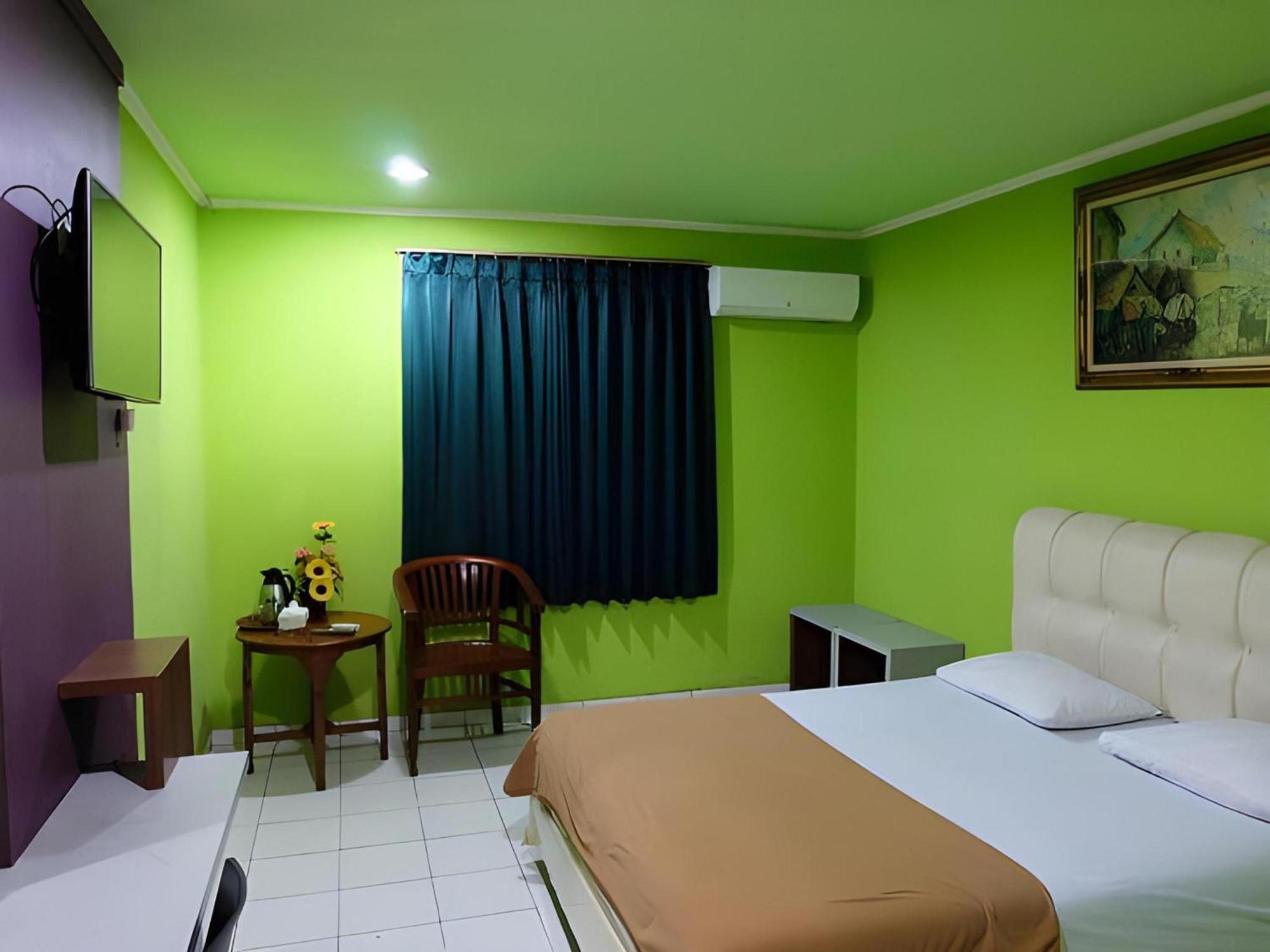 Super Oyo Townhouse Oak Hotel Fiducia Serpong Zewnętrze zdjęcie
