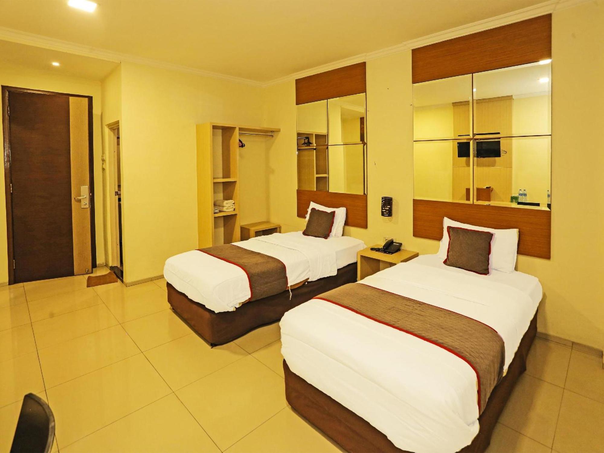 Super Oyo Townhouse Oak Hotel Fiducia Serpong Zewnętrze zdjęcie