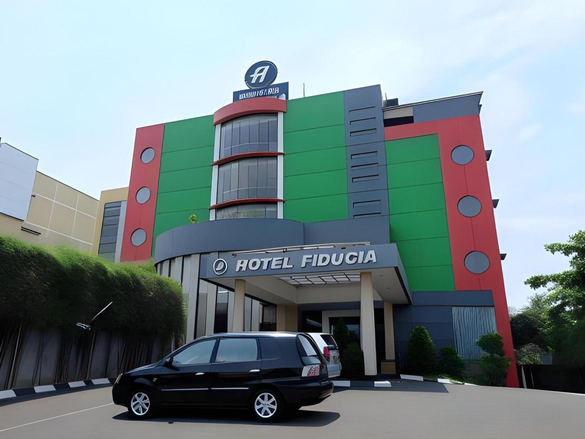 Super Oyo Townhouse Oak Hotel Fiducia Serpong Zewnętrze zdjęcie