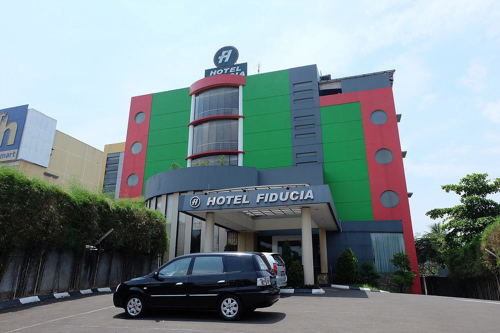 Super Oyo Townhouse Oak Hotel Fiducia Serpong Zewnętrze zdjęcie