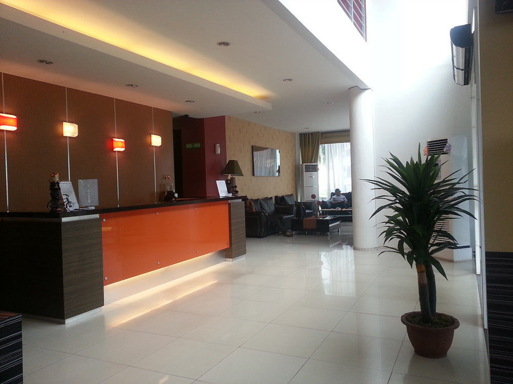 Super Oyo Townhouse Oak Hotel Fiducia Serpong Zewnętrze zdjęcie